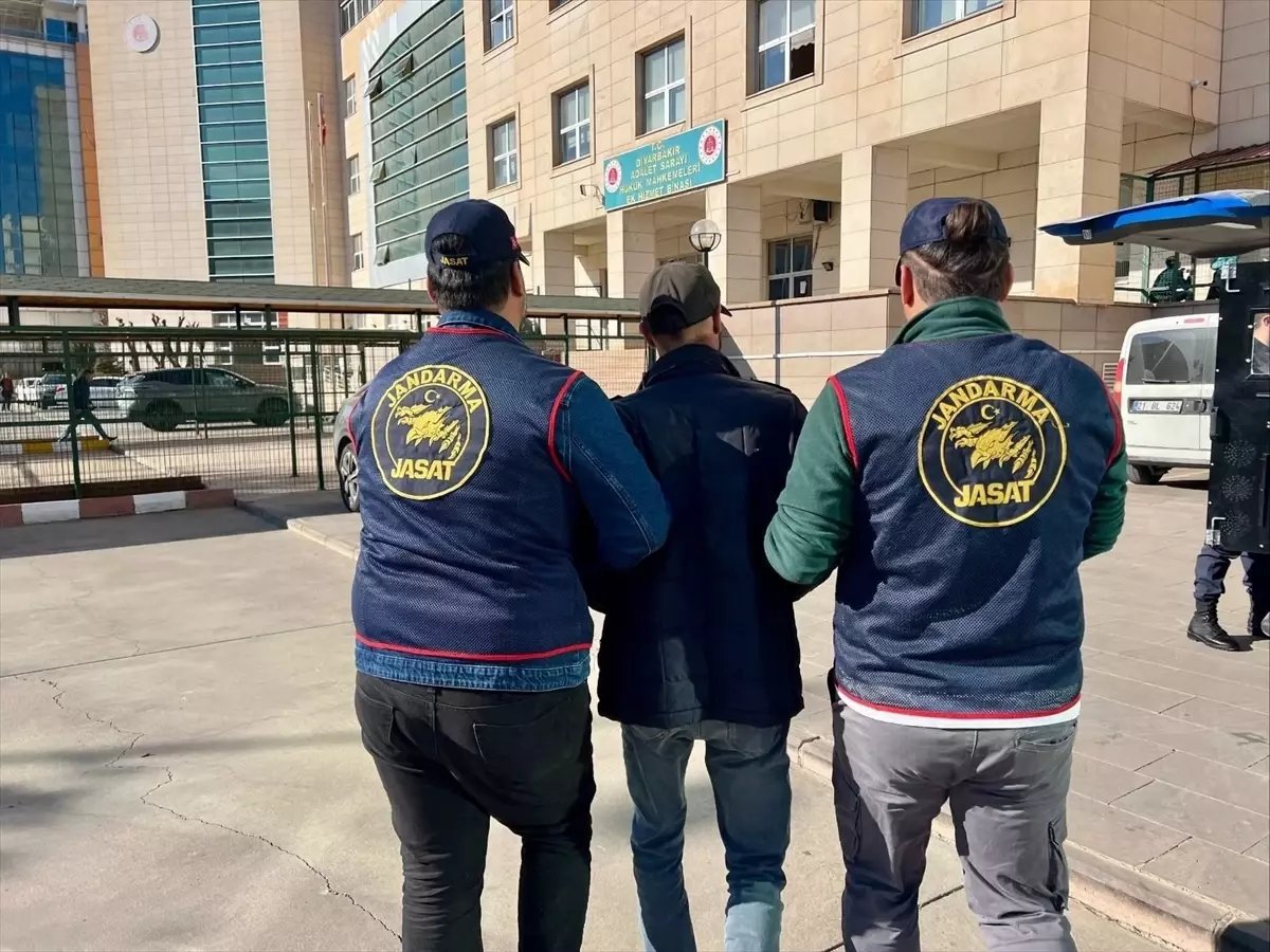 Diyarbakır'da haklarında kesinleşmiş hapis cezası bulunan 4 firari hükümlü yakalandı