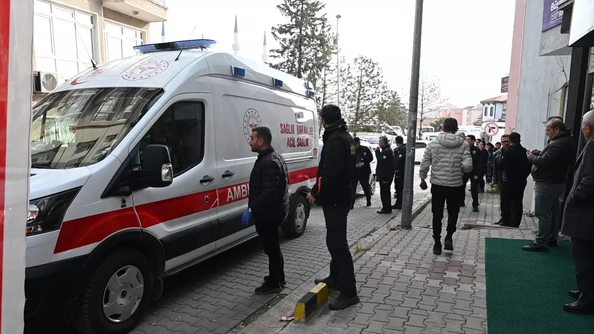 Kayınpeder, gelinini tabancayla yaralayıp, onun kız kardeşini öldürdü