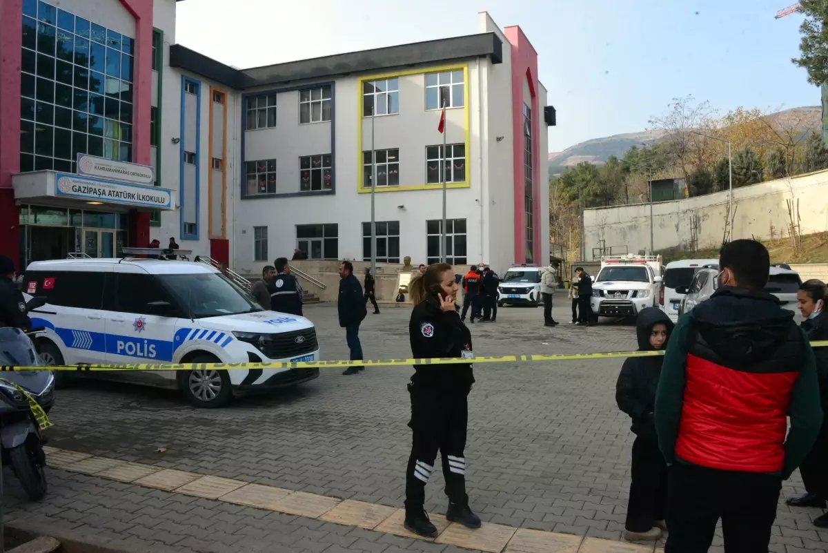 Okulda kokudan etkilenen 17 öğrenci hastaneye kaldırıldı