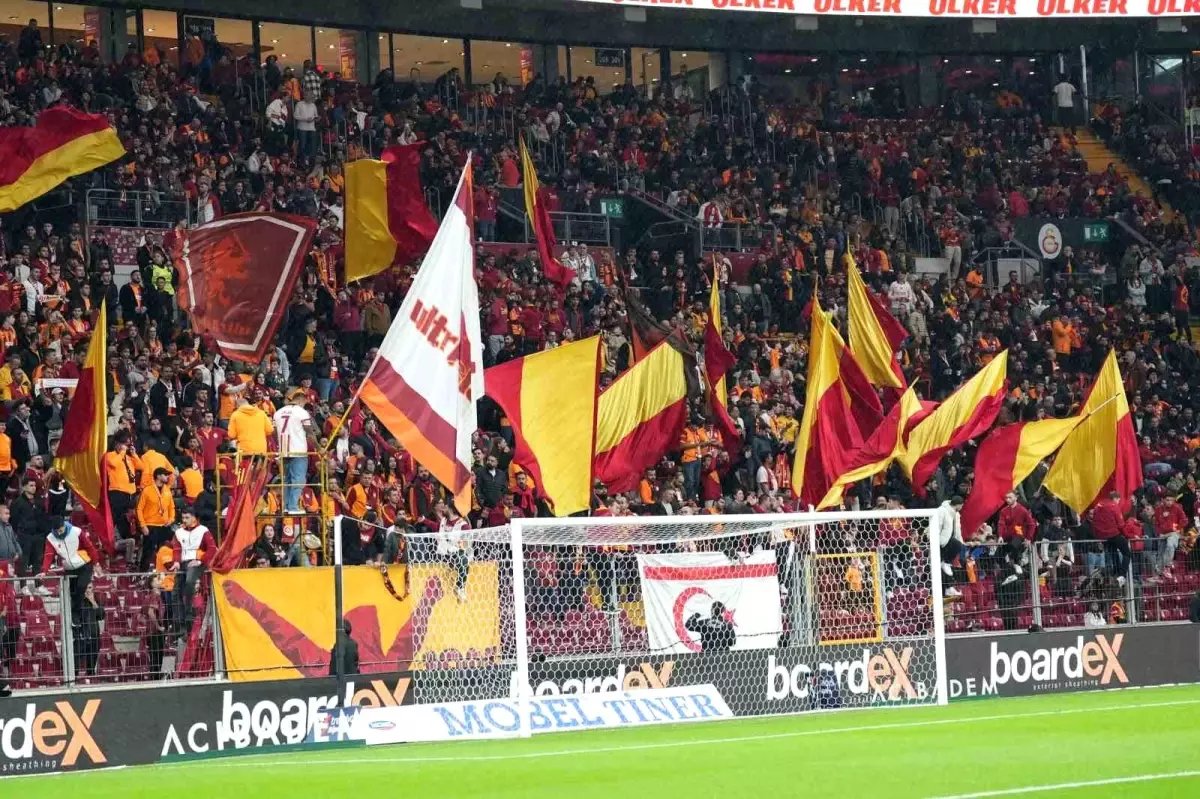 Trendyol Süper Lig: Galatasaray: 1 Samsunspor: 0 (Maç devam ediyor)