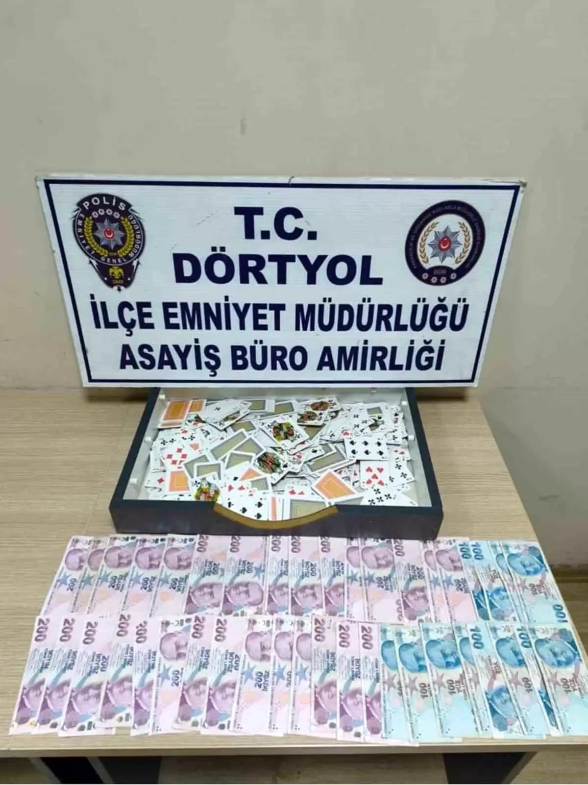 Hatay'da kumar baskını: 10 kişiye ceza yağdı