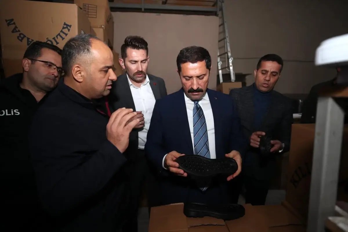 Vali Masatlı, Reyhanlı'da ayakkabıcılar sitesi esnafıyla bir araya geldi