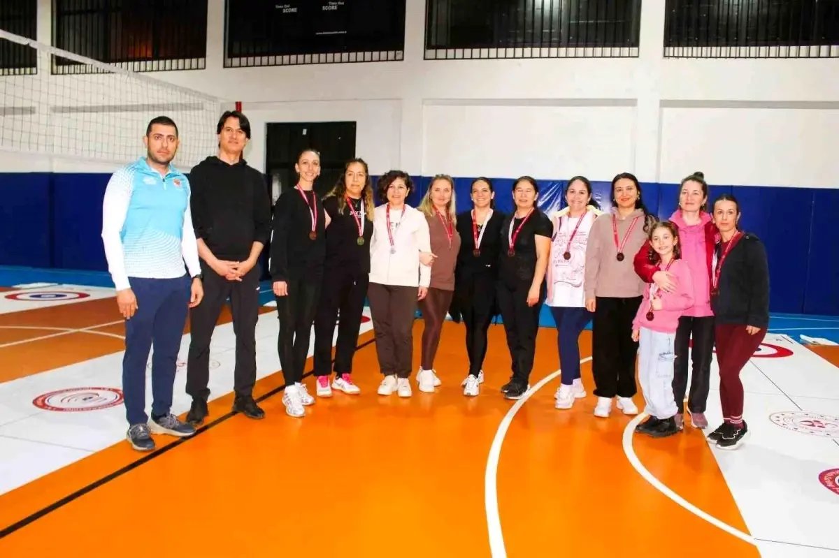 Köyceğiz'de öğretmenler Floor Curling Turnuvasında yarıştı