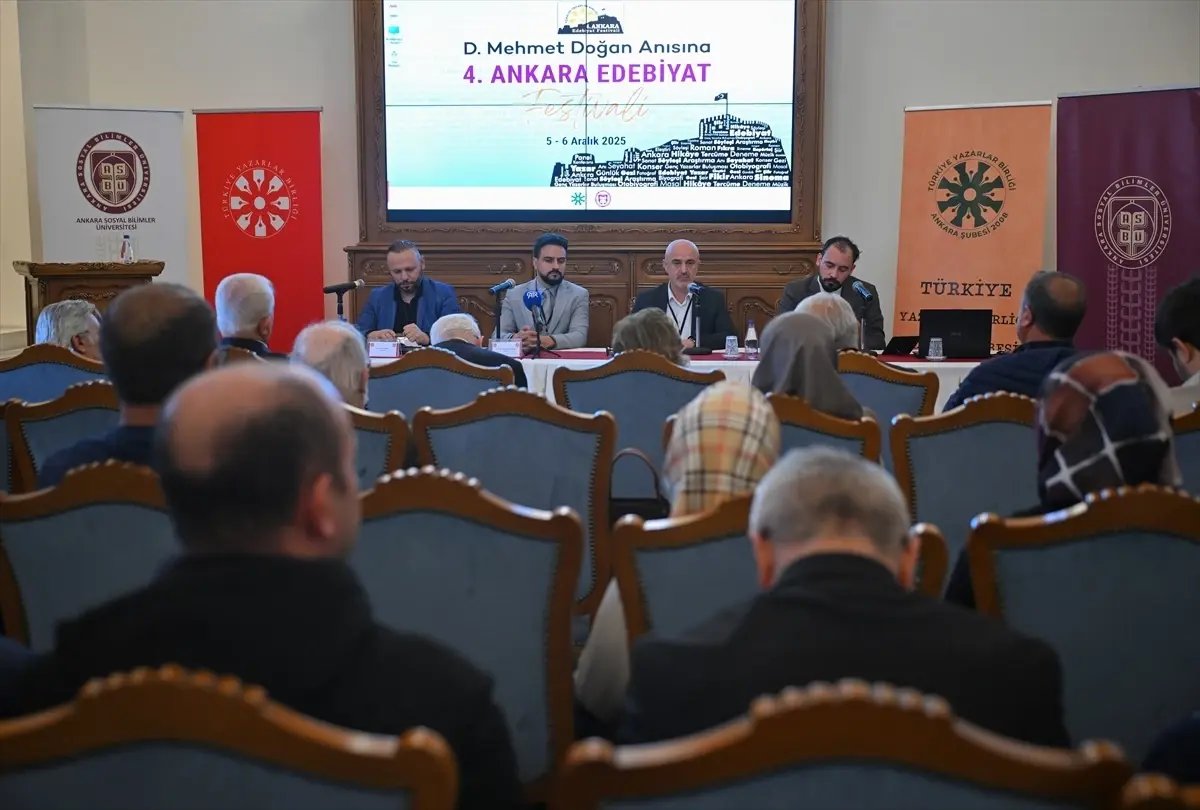 Ankara Sosyal Bilimler Üniversitesinde "Yapay Zekanın Edebiyata Etkisi" paneli düzenlendi