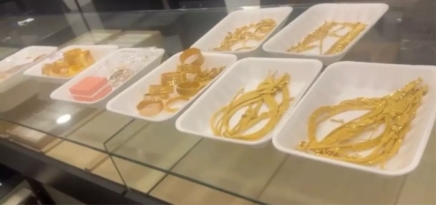 Büyükçekmece Adliyesi'nde Çalınan Altınlarla İlgili Gelişme: Zabıt Katibinin Çaldığı Altınların Fotoğrafları Ortaya Çıktı