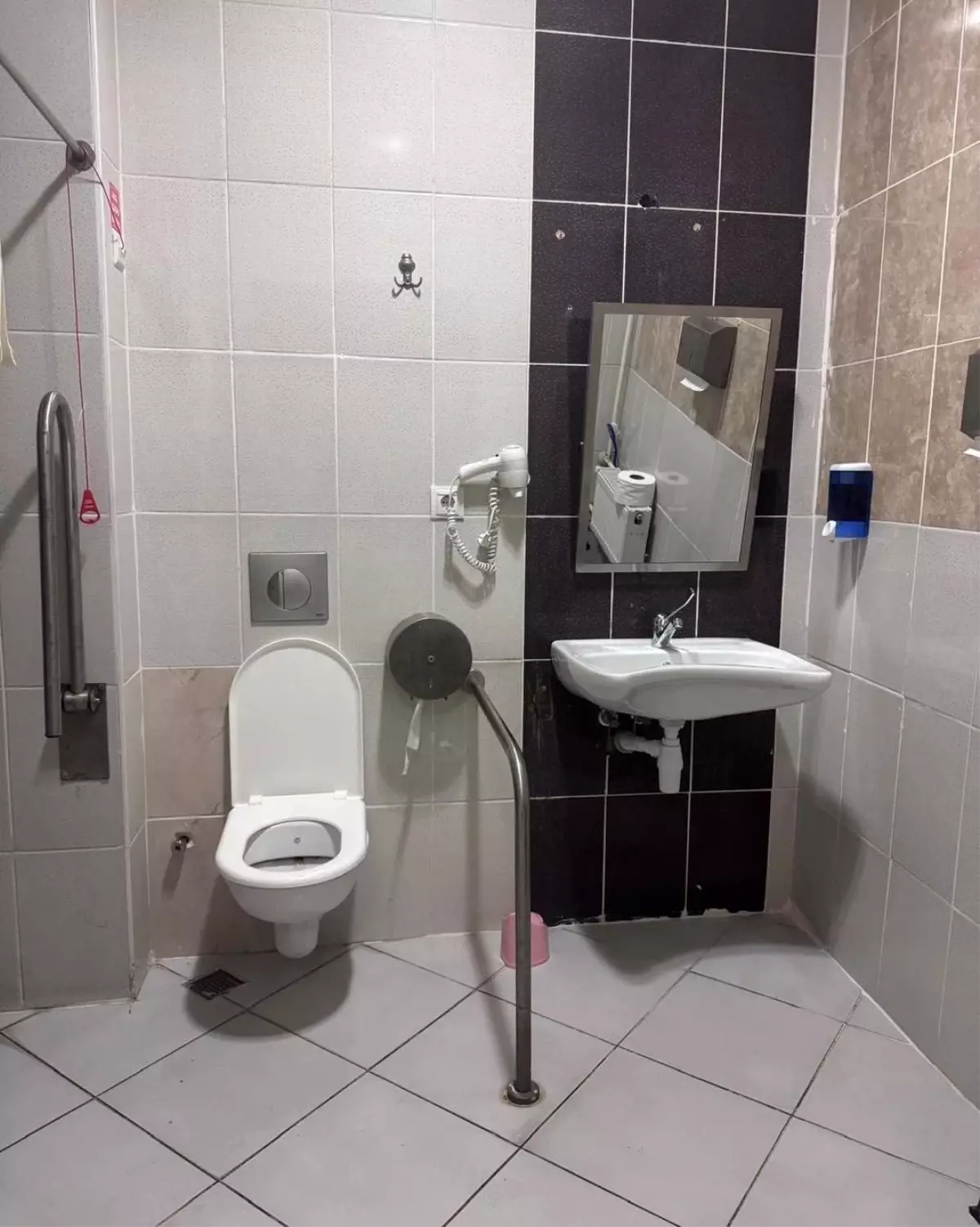 Karabük Eğitim ve Araştırma Hastanesinde fiziki altyapı yenileme çalışmaları sürüyor