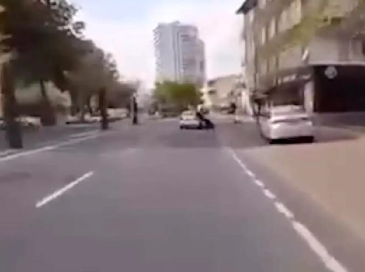 Hatalı şerit değiştirdi, motosiklet sürücüsünü düşürdü: 1 gözaltı