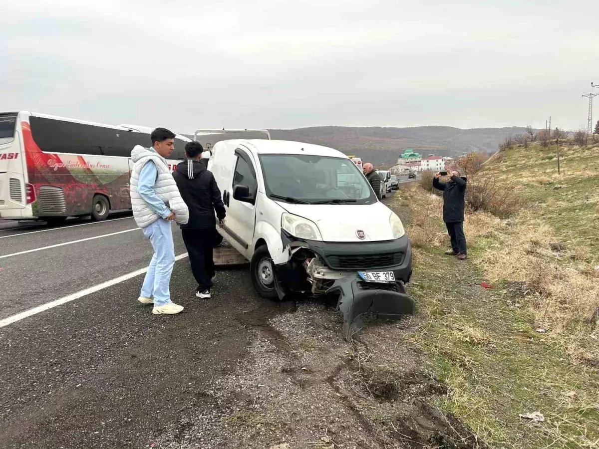 Bingöl trafik kazası: 2 yaralı