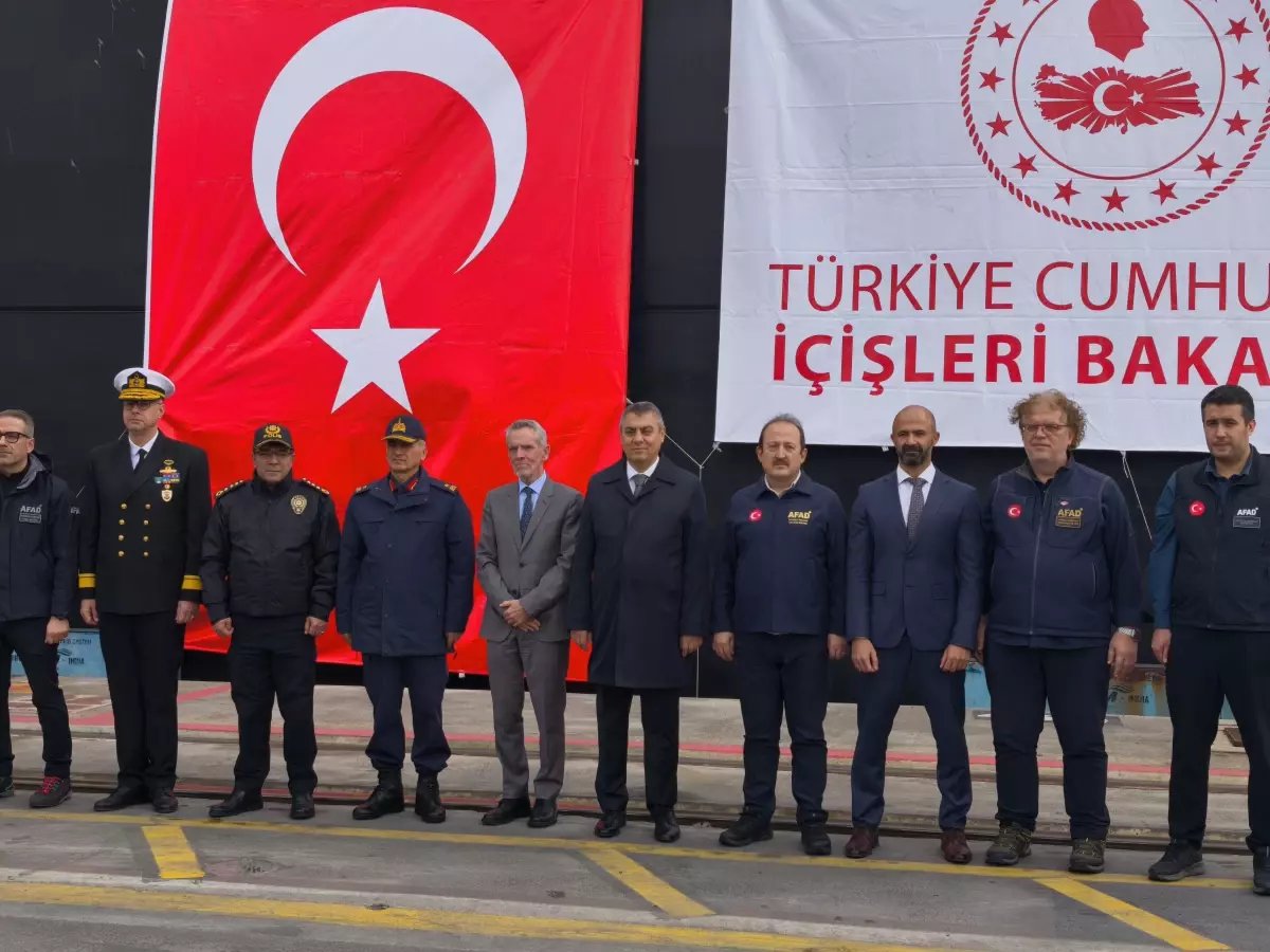 Mersin'den Sudan'a yardım gemisi uğurlandı