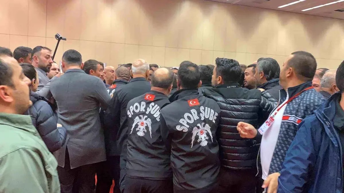 Mehmet Kaya adaylıktan çekildi