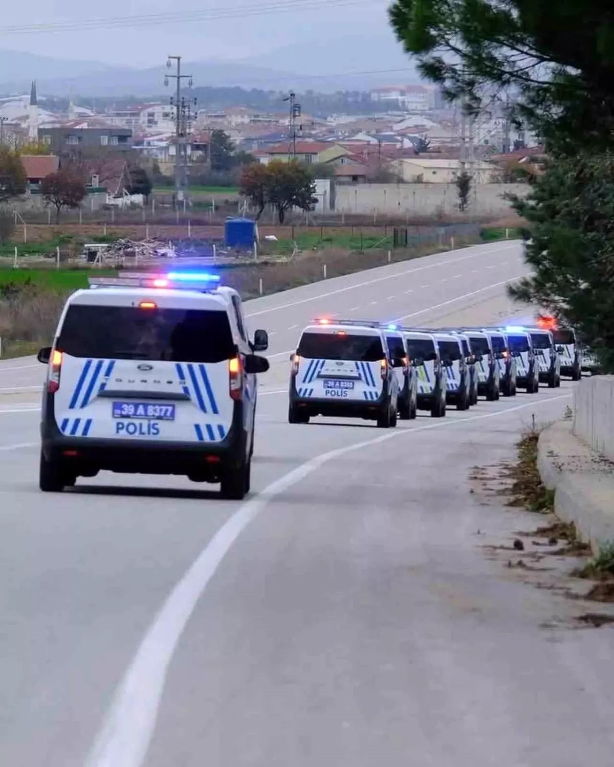 Kırklareli'nde Emniyet teşkilatına 64 yeni araç