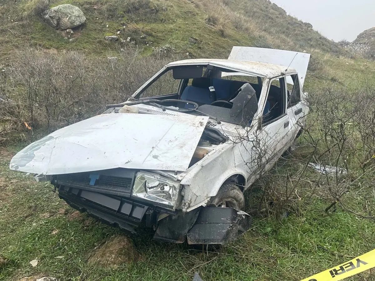 Denizli'de Otomobil Yuvarlandı: 1 Ölü