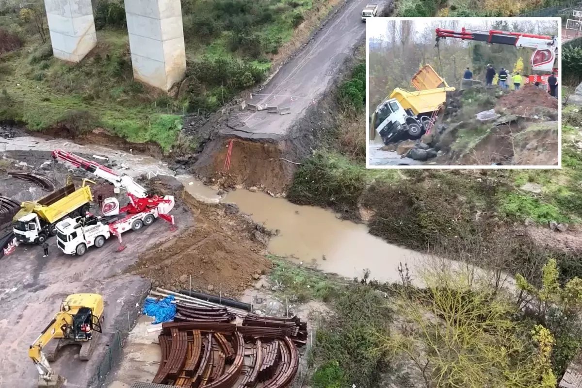 İstanbul sağanak yağışa teslim! Sarıyer'de yol çöktü, iki araç dereye düştü