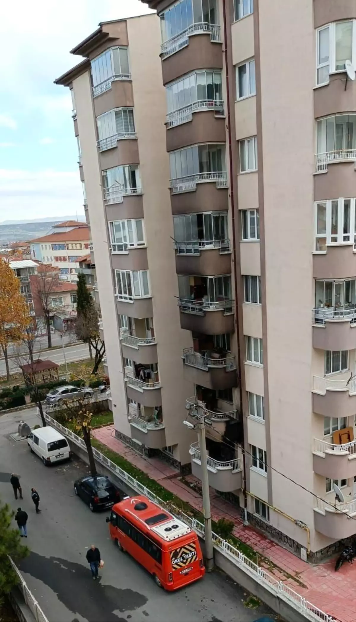 Kütahya'daki yangında ağır yaralanan kadın hayatını kaybetti