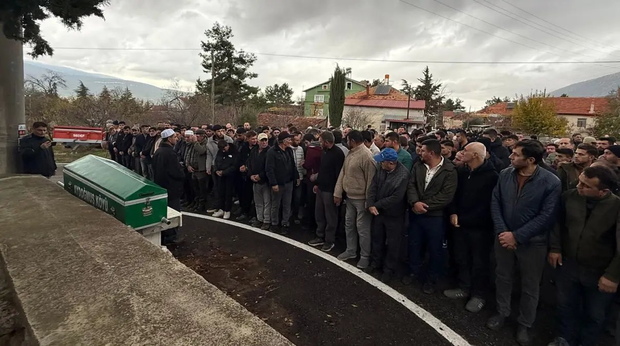 Isparta'da Yanmış Otomobilin Yanında Başsız Ceset Bulundu