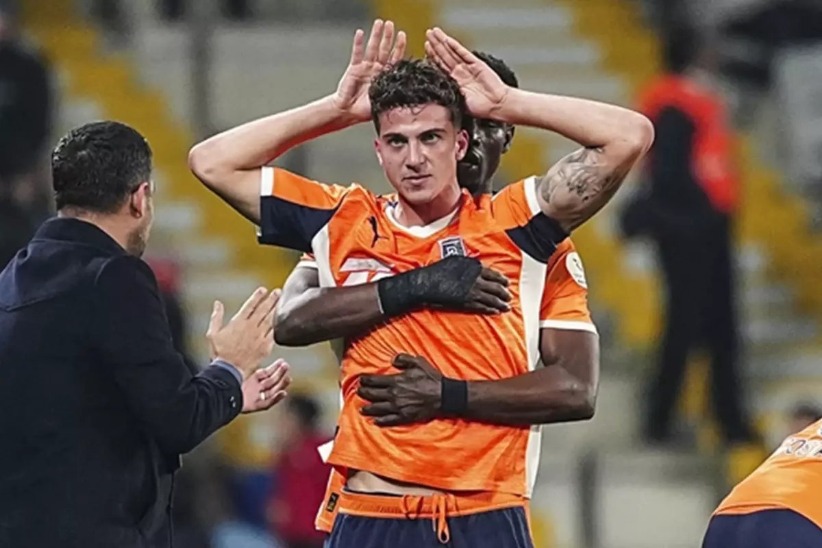 Abdülkerim Bardakcı'dan Fenerbahçe'yi son dakikalarda üzen Bertuğ Yıldırım'ın paylaşımına sürpriz yorum