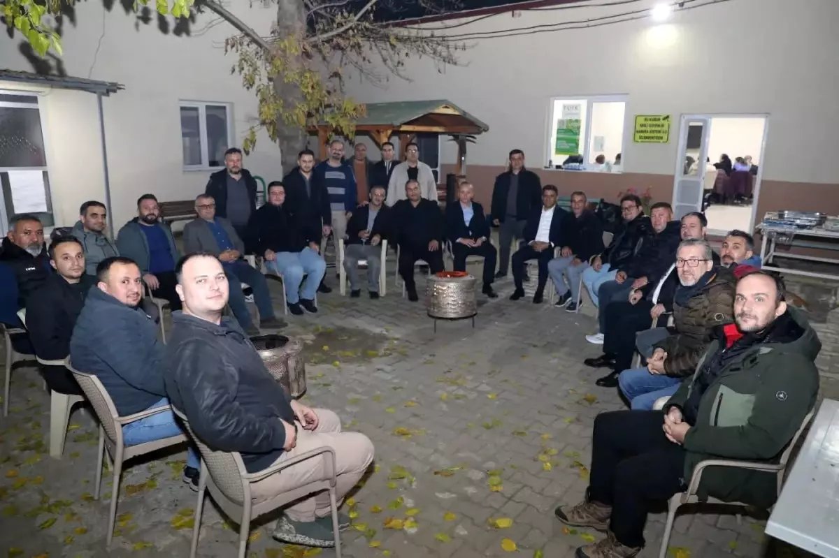 Manisa Tarım İl Müdürü Sarıgöl'de personeliyle buluştu