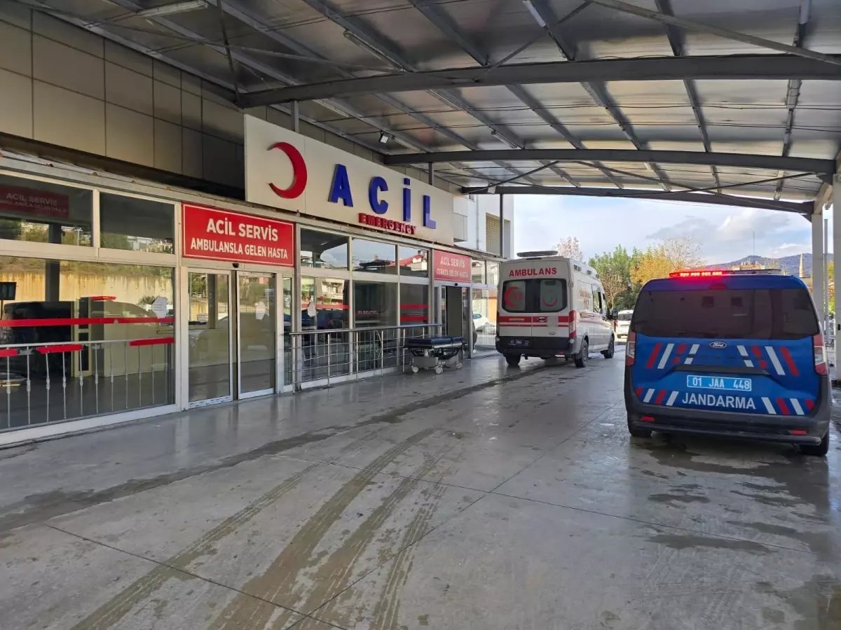 Adana'da 16 yaşındaki genç, kız kardeşiyle tartışan babasını bıçakladı
