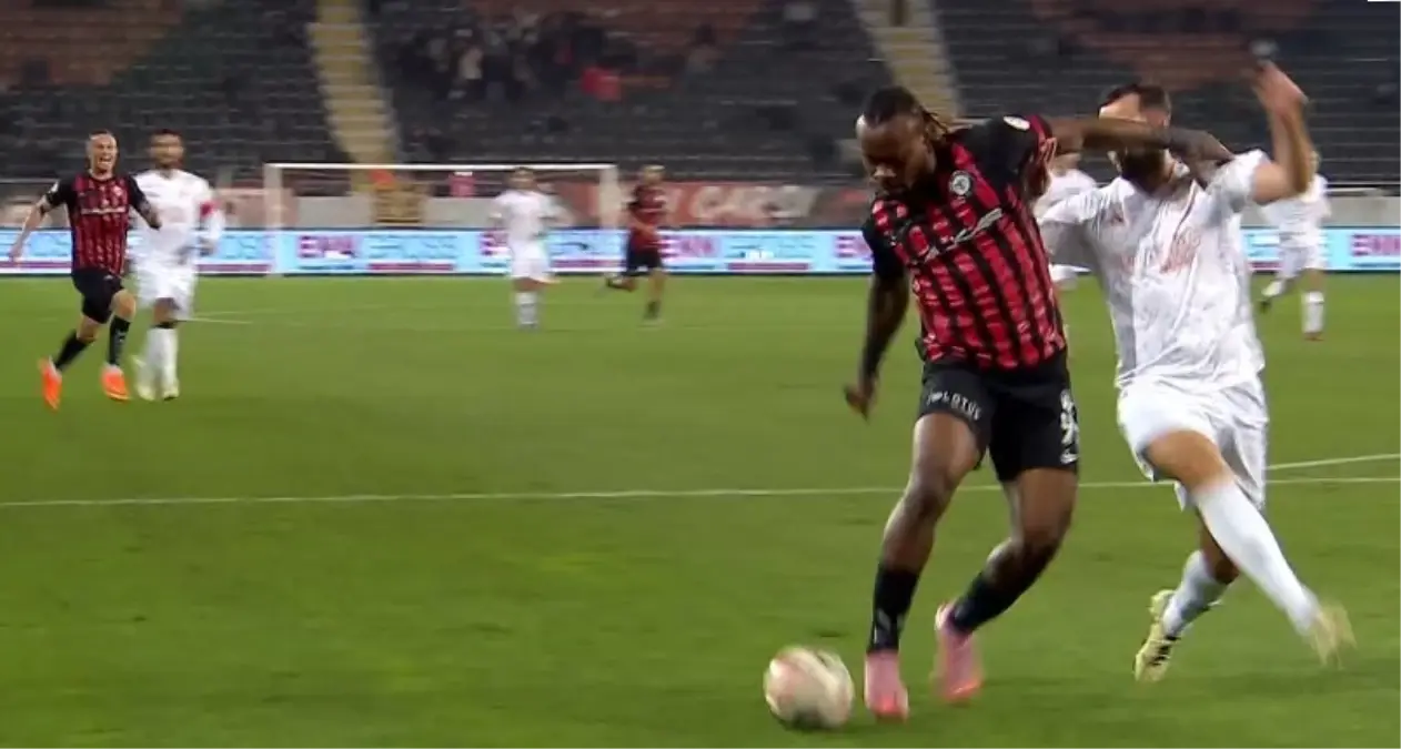 Arca Çorum FK, Atko Grup Pendikspor'u 2-0 mağlup etti