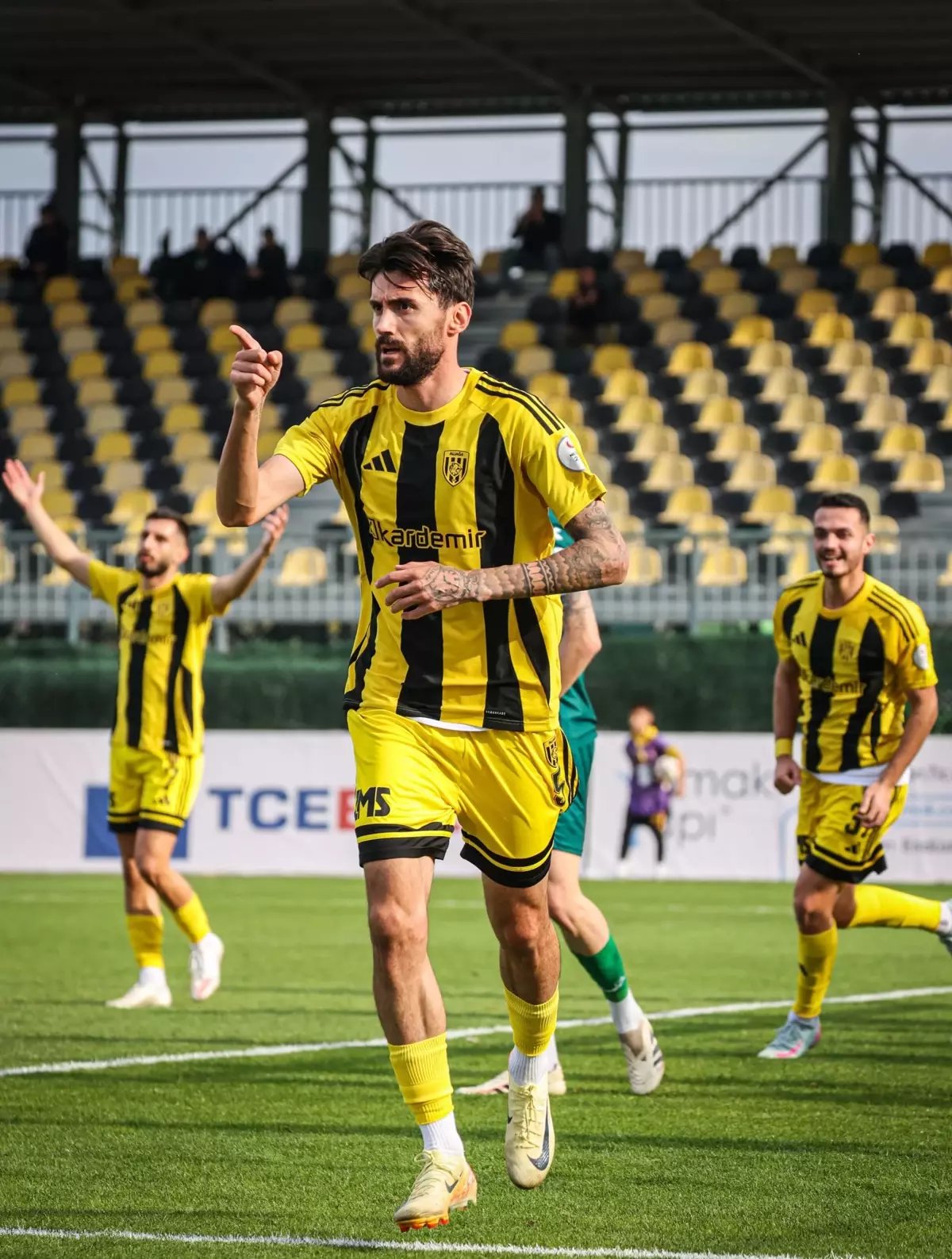 Aliağa FK'ya evinde yan bakılmıyor