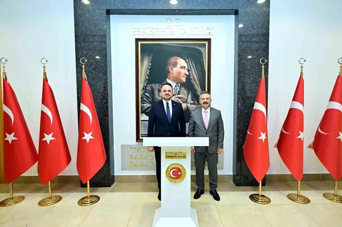 Gençlik ve Spor Bakan Yardımcısı Eminoğlu'dan Eskişehir Valisi Aksoy'a ziyaret