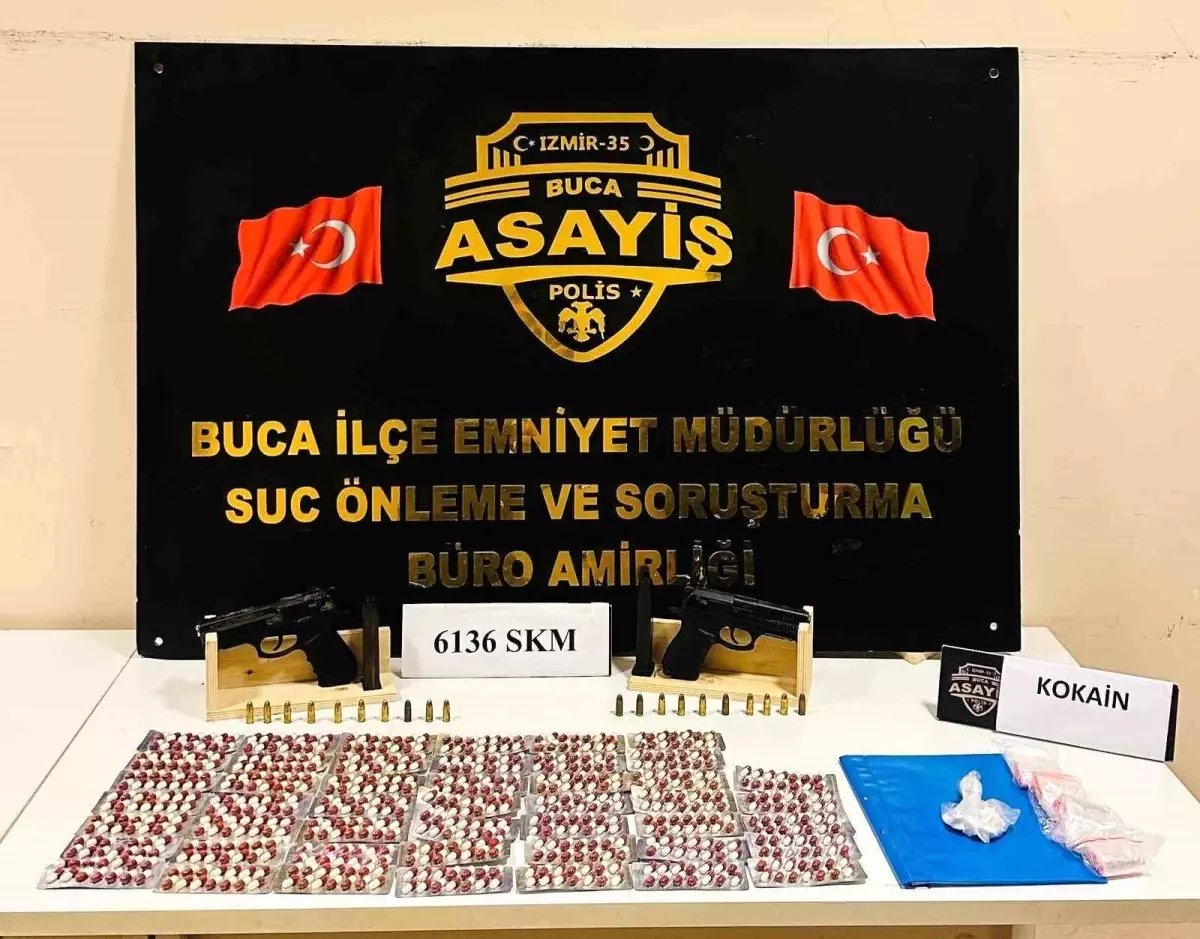 Buca'da narkotik operasyonlarında 1'i aranan 5 şahıs yakalandı