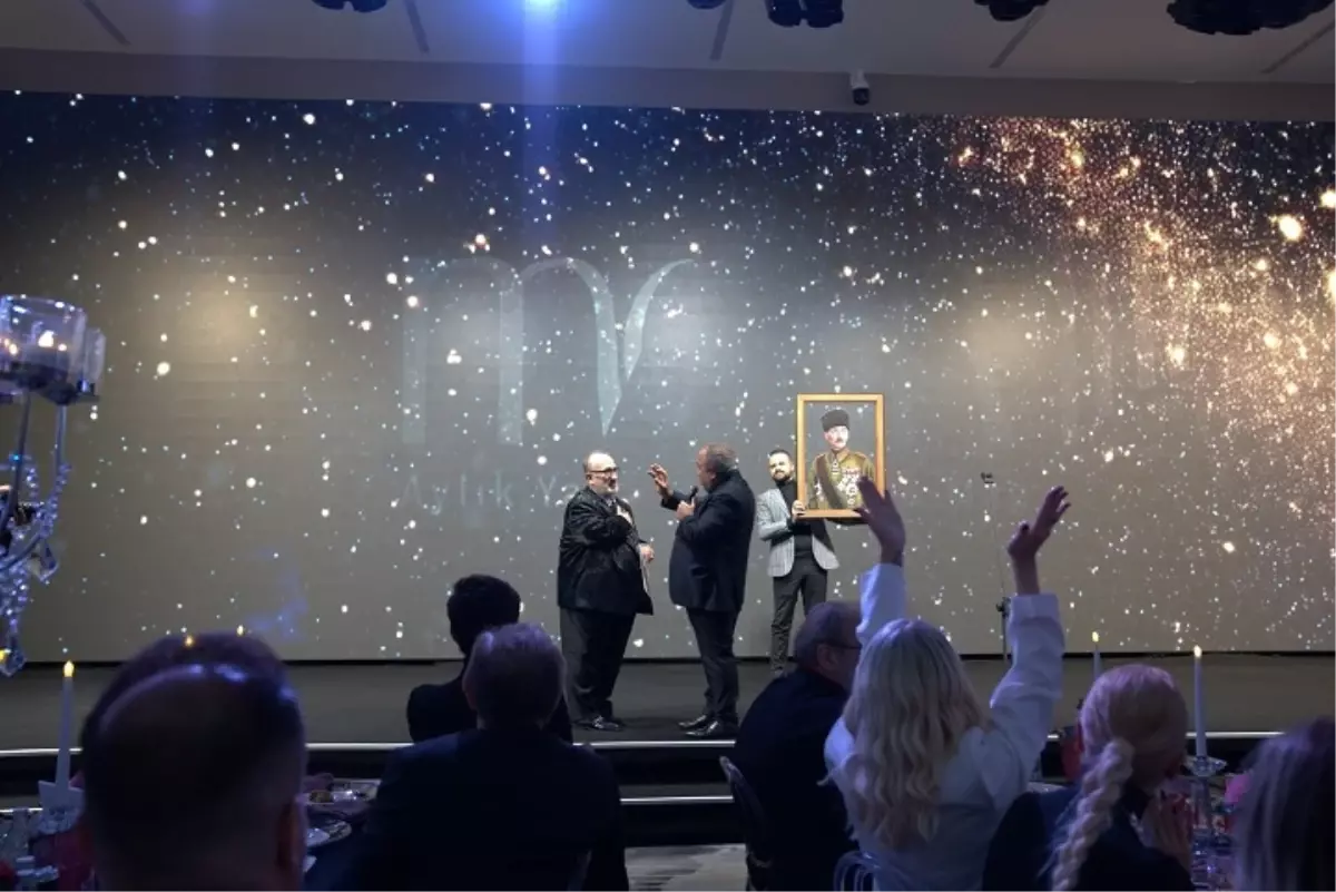 'O bizim en kıymetlimiz' deyip, müzayedede Atatürk portresini satıştan çıkardı