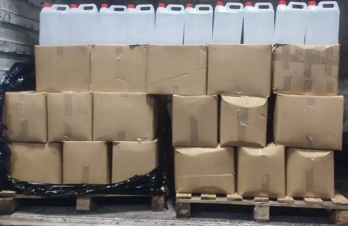 İzmir'de yılbaşı öncesi 860 litre etil alkol ele geçirildi