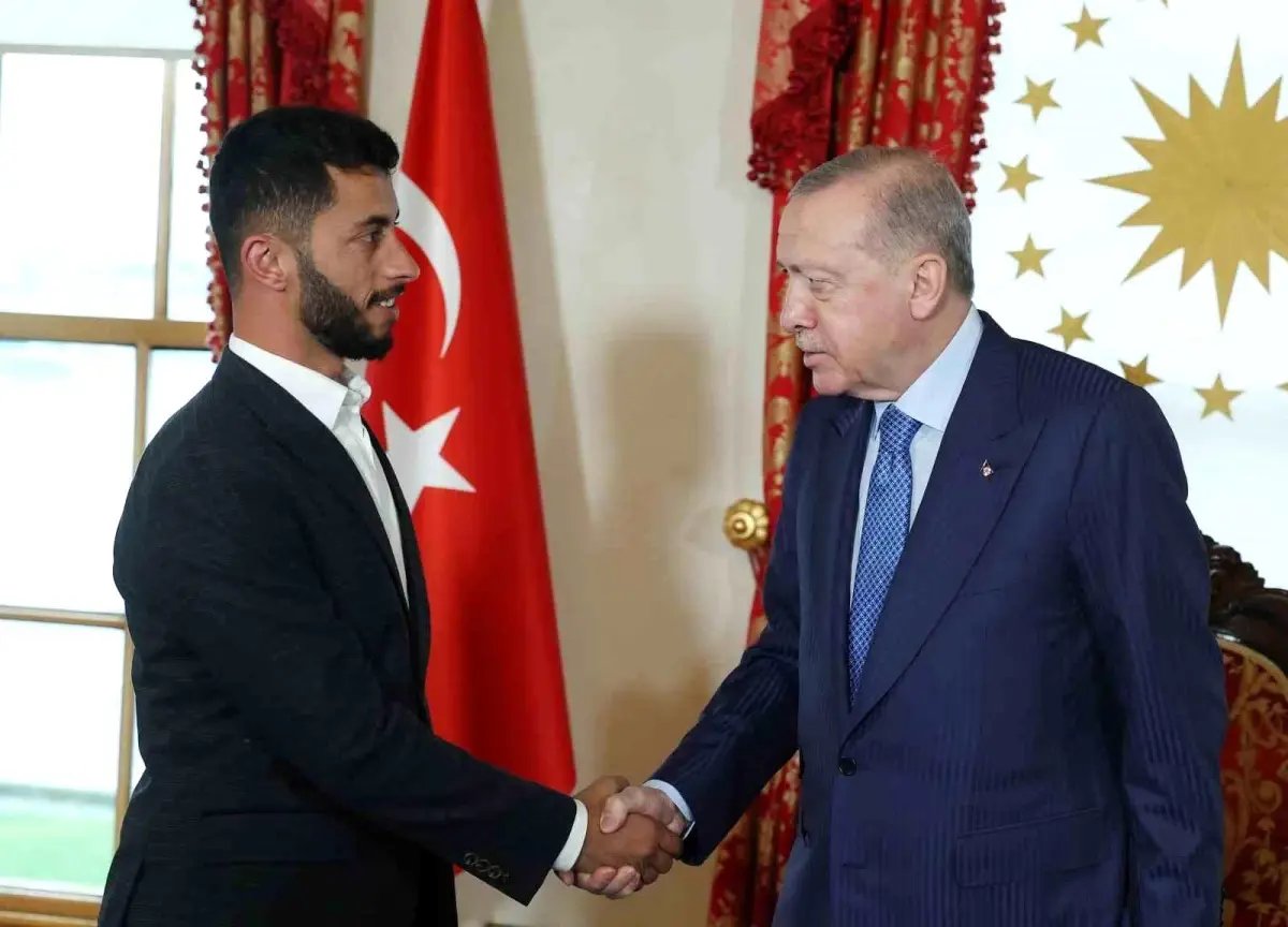 Cumhurbaşkanı Erdoğan, Oscar ödüllü Filistinli yönetmen Basel Adra'yı kabul etti