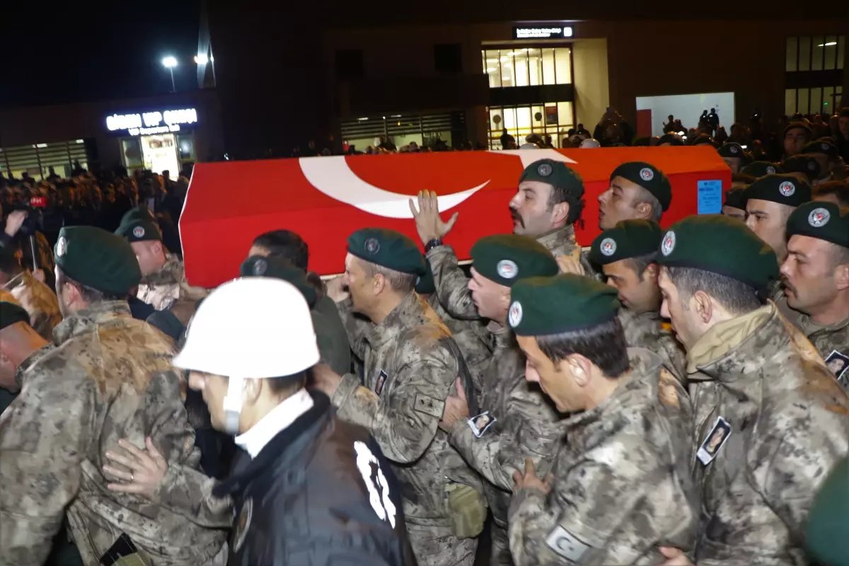 Şehit polis memurunun cenazesi, Samsun'a getirildi