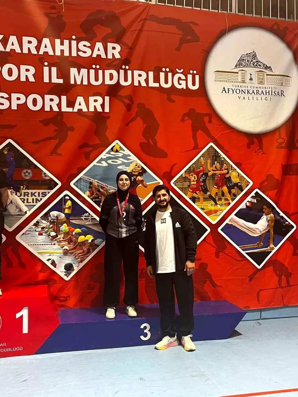 Şuhut Anadolu Lisesi'nden tarihi başarı