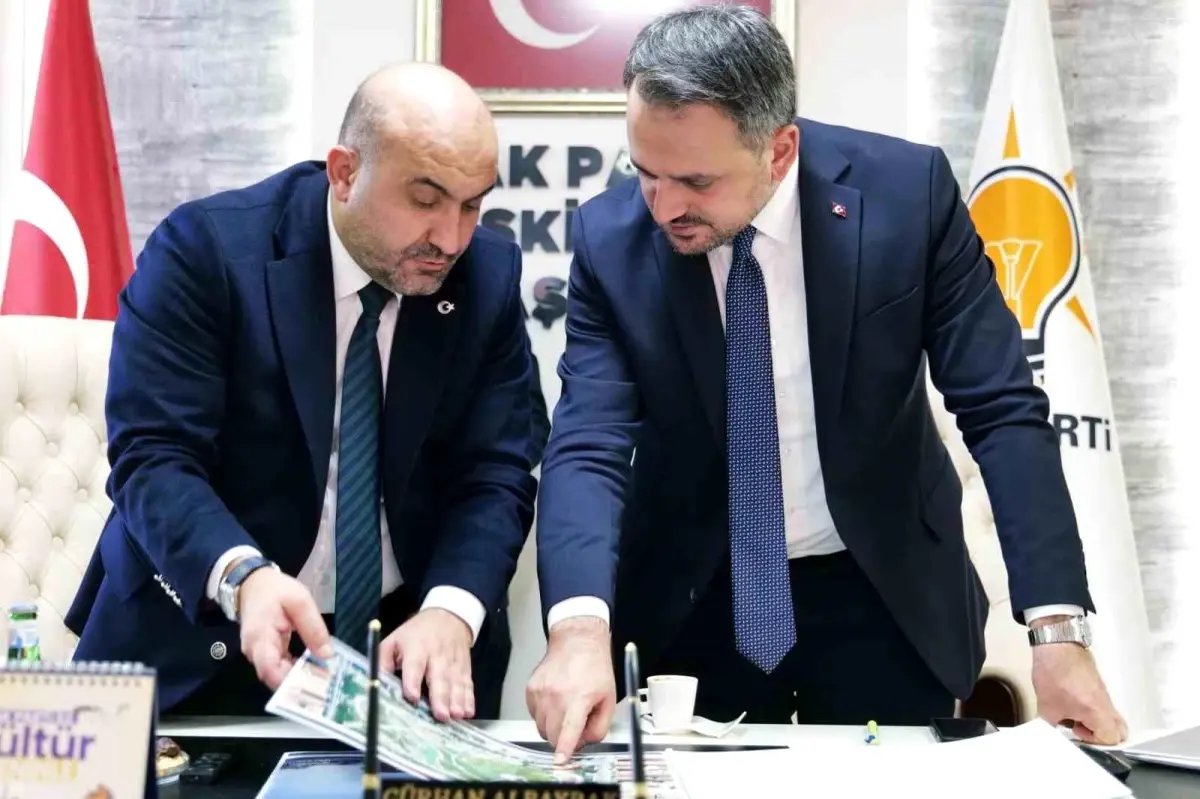 Gençlik ve Spor Bakan Yardımcısı Eminoğlu, AK Parti Eskişehir Teşkilatı ile istişarede bulundu