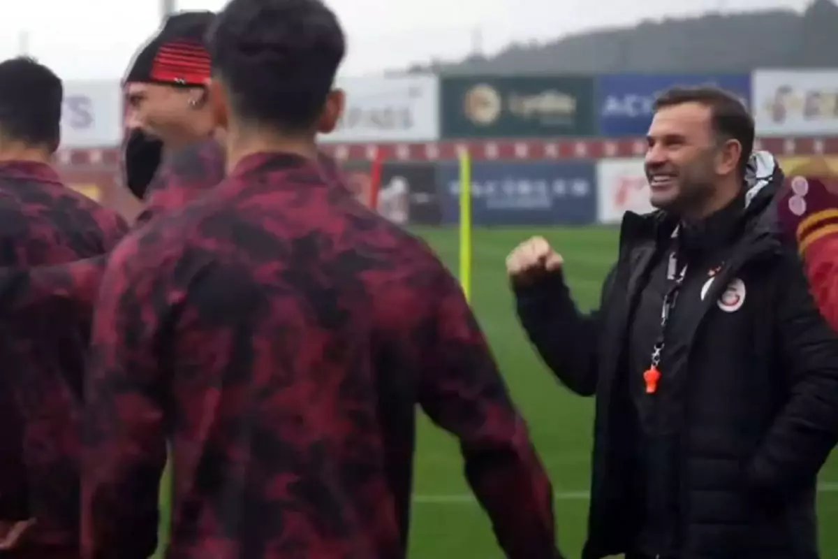 Okan Buruk'tan antrenmana damga vuran hareket