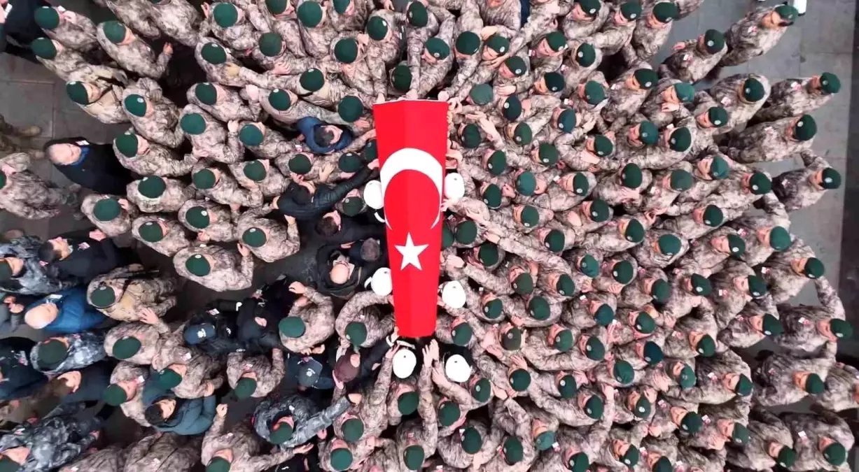 Şehit polise silah arkadaşlarından duygusal veda