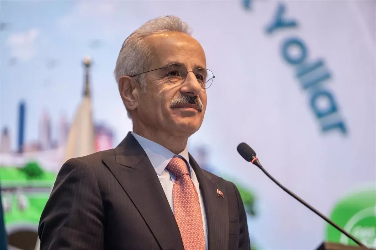 Bakan Uraloğlu, 9. Ulusal Asfalt Sempozyumu ve Sergisi'nde konuştu Açıklaması