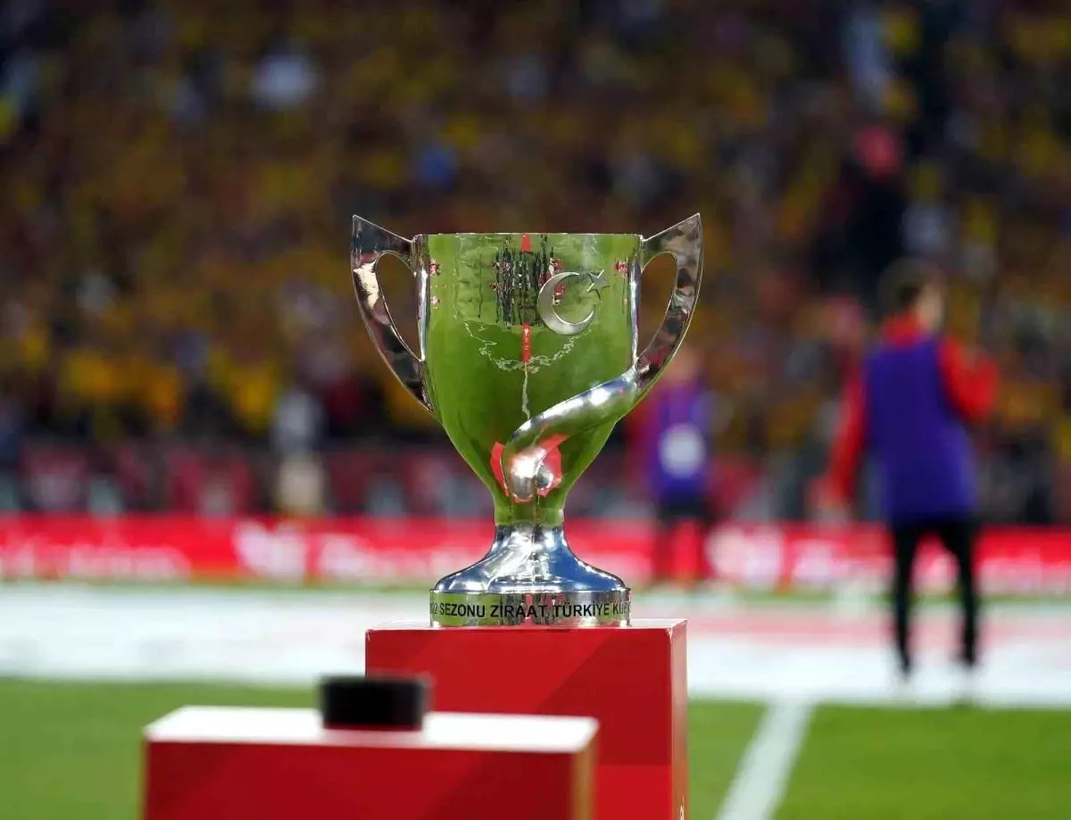 Kupada Fenerbahçe-Beşiktaş derbisinin tarihi açıklandı