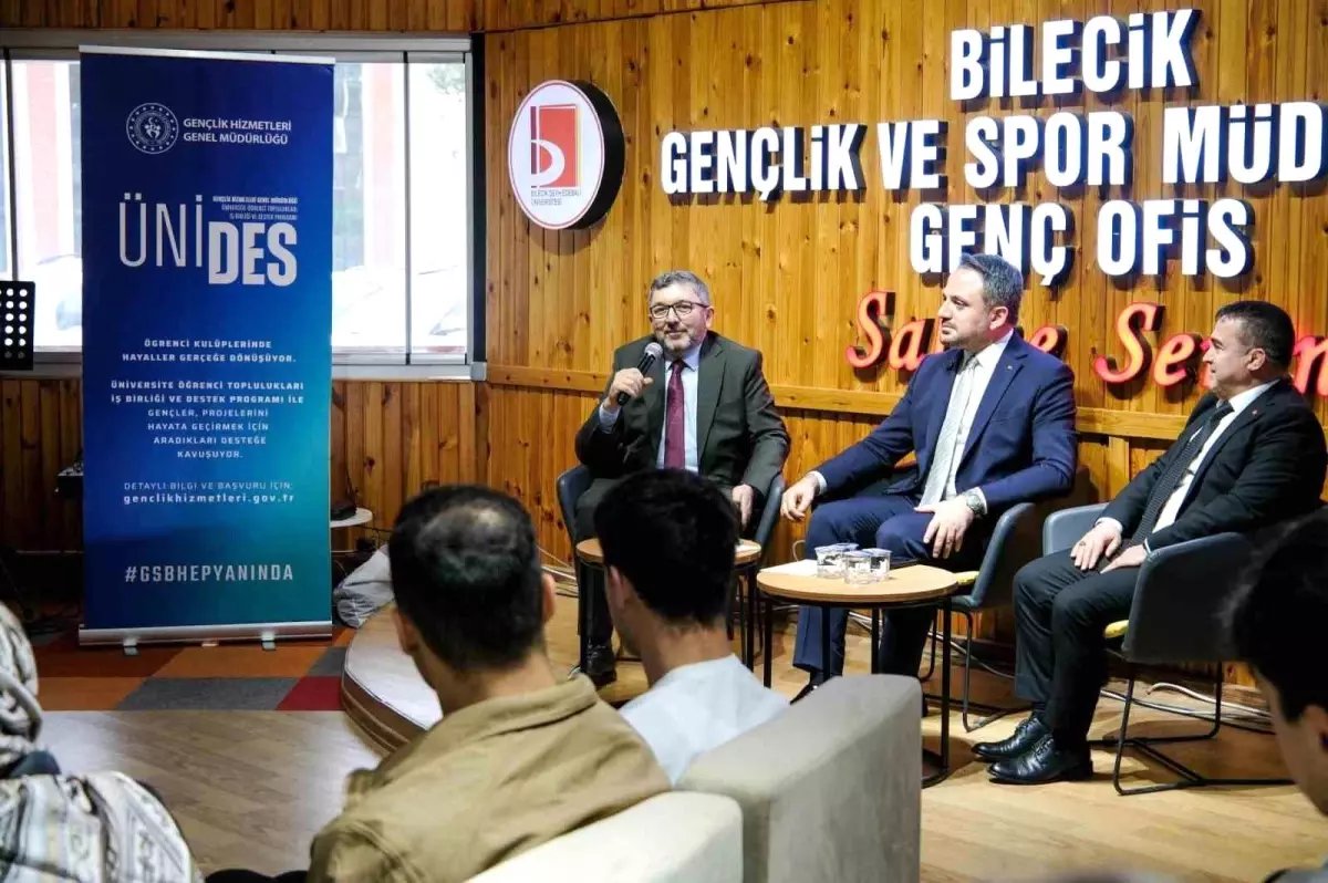 Bakan Yardımcısı Eminoğlu, ÜNİDES projesi kapsamında Bilecik'te öğrencilerle buluştu