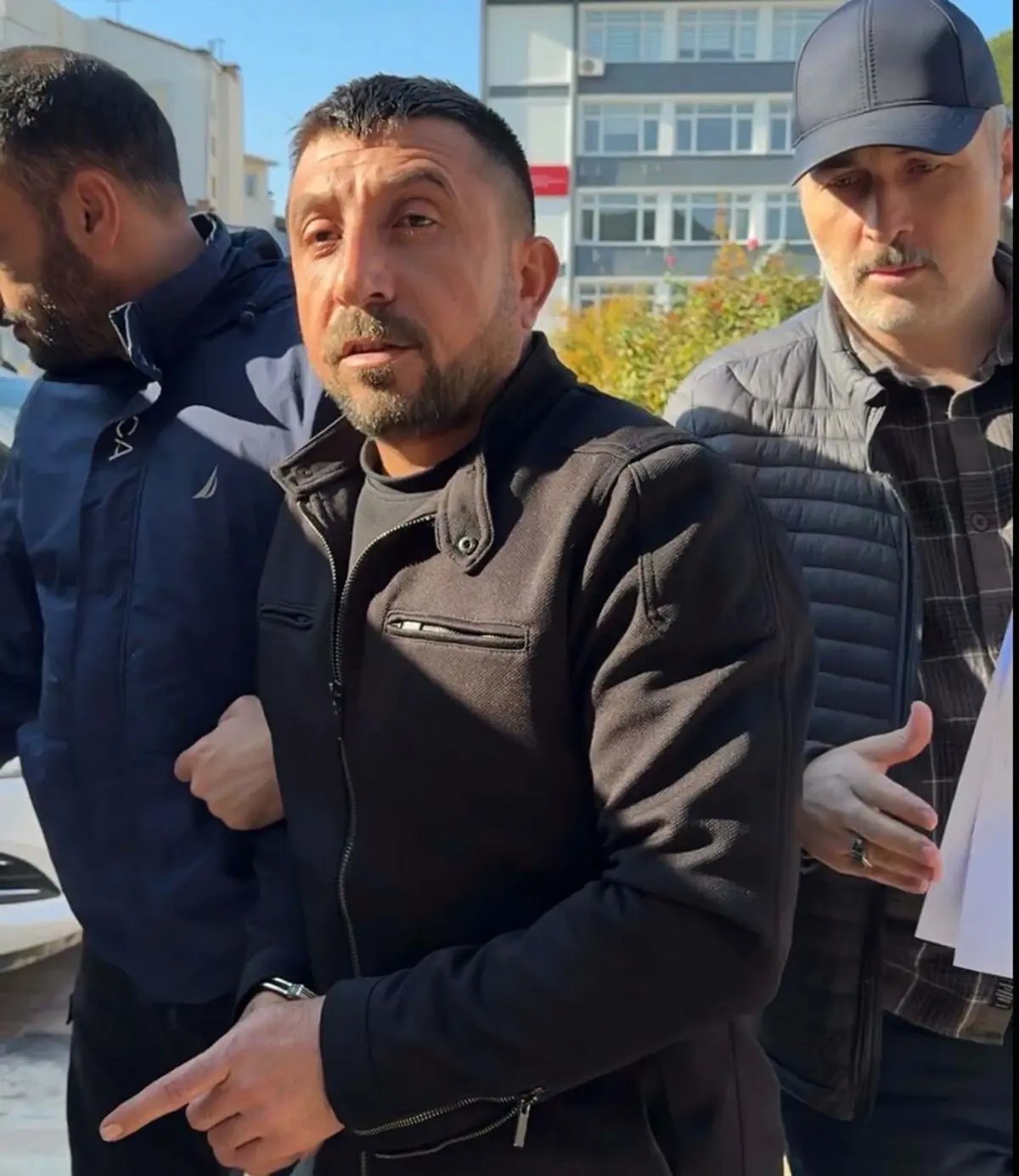 Adliye önündeki kavgada Gamze'yi bıçaklayan boşanma aşamasındaki eşi tutuklandı