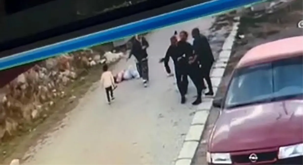 Boşanma aşamasındaki eşini bıçakladı