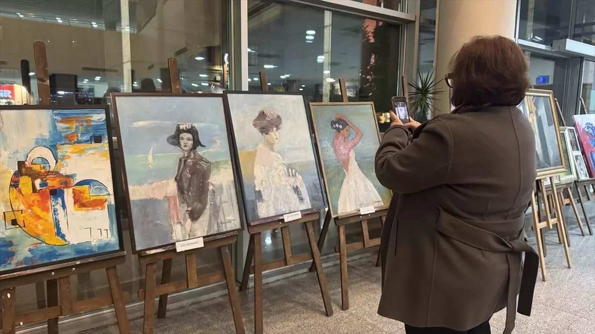 Trabzon'da 38 sanatçının hazırladığı "Dostluk" adlı resim sergisi açıldı