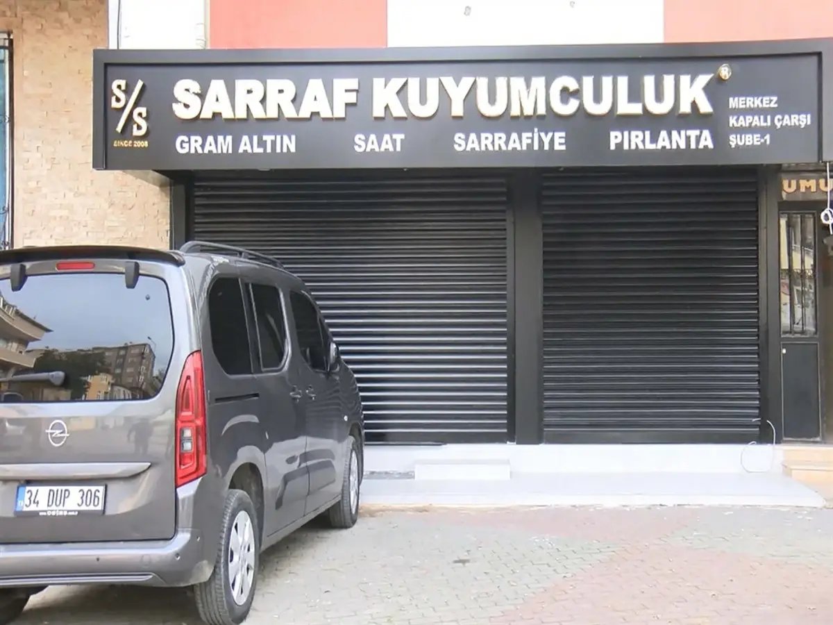 Müşterilerin altınlarıyla kaçan kuyumcu İzmir'de yakalandı