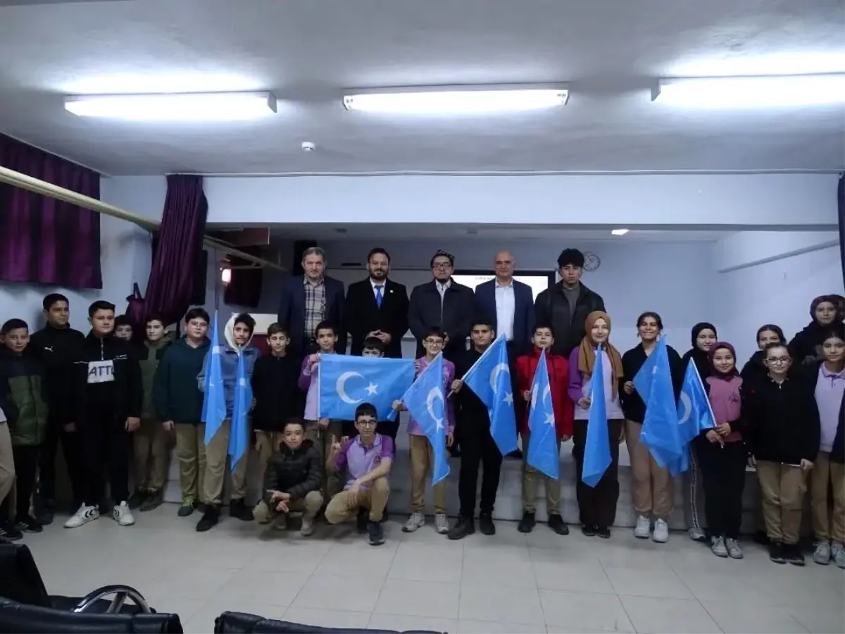 Havran İmam Hatip Ortaokulu'nda 10 Aralık Dünya İnsan Hakları Günü programı düzenlendi