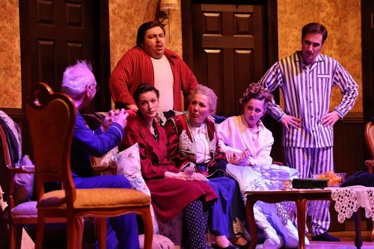 'Fatih'te Bir Konak' tiyatro oyununun prömiyeri yapıldı