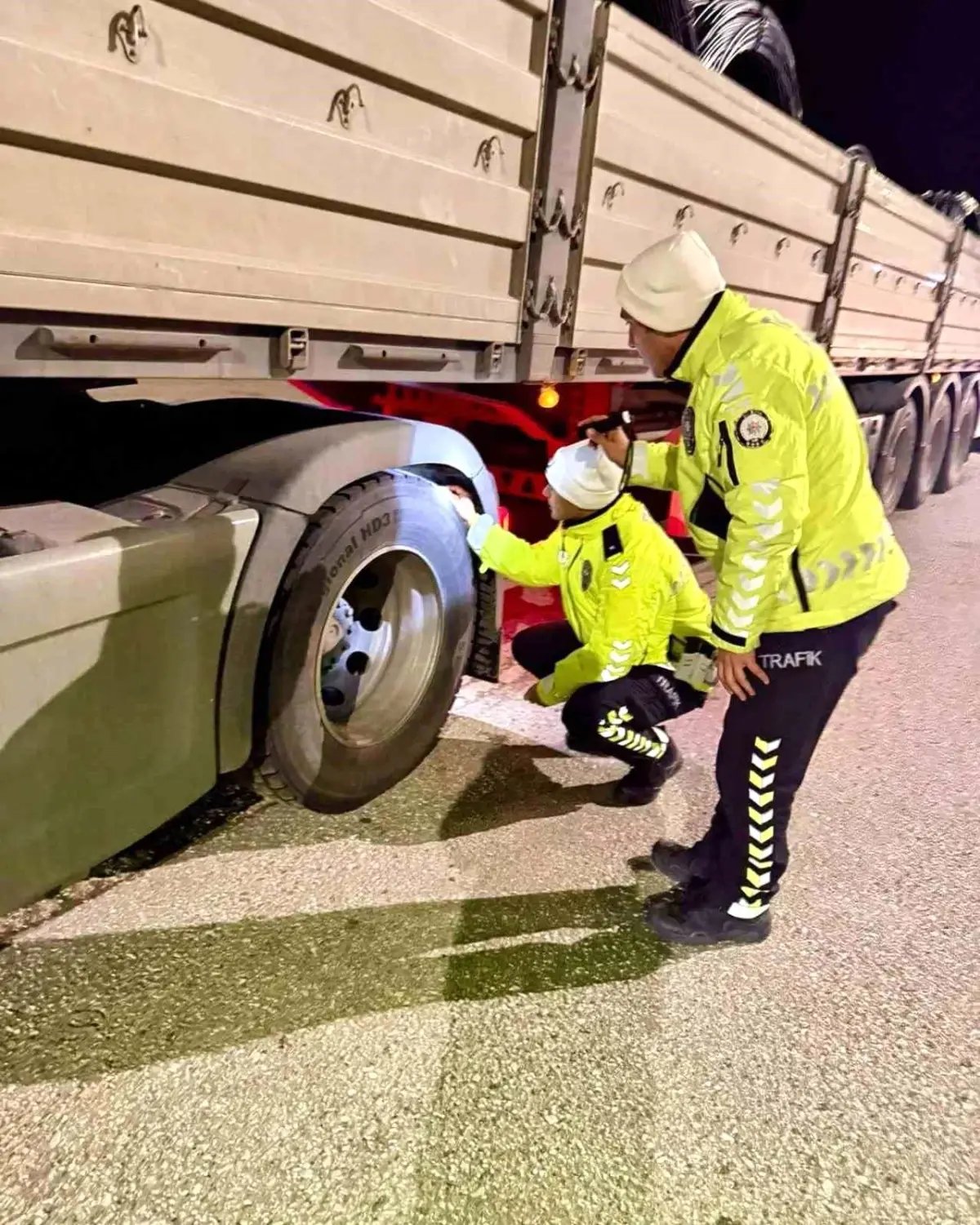 Bilecik'te kış lastiği denetimleri sürüyor