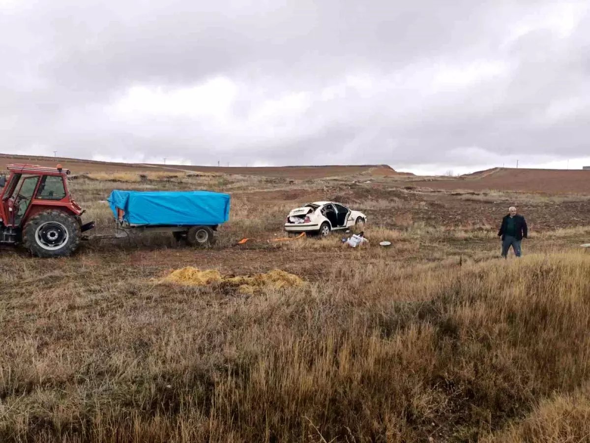 Çorum'da otomobil şarampole yuvarlandı: 2 yaralı