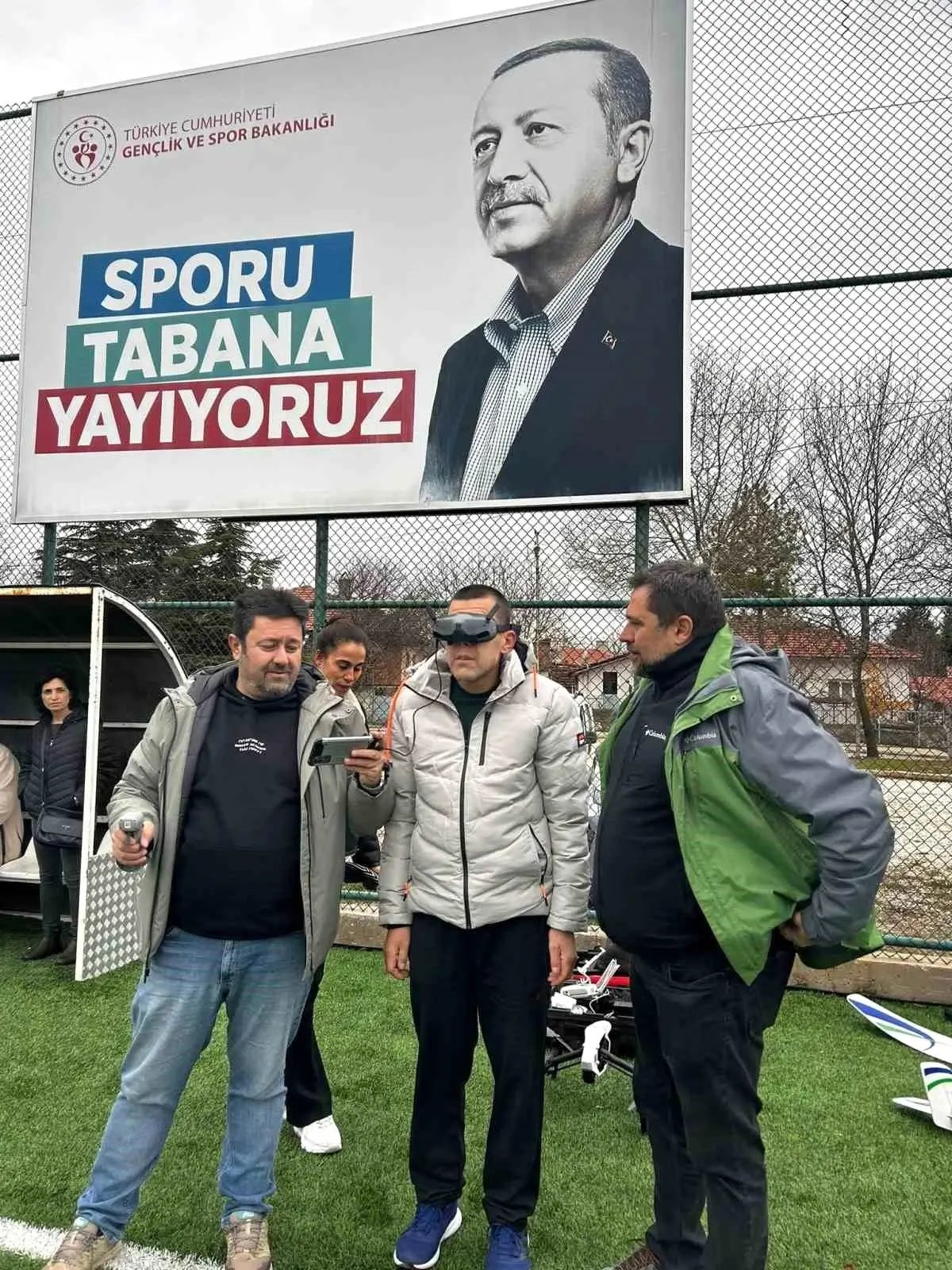 Özel bireyler uzmanlar eşliğinde dron uçurmayı deneyimledi