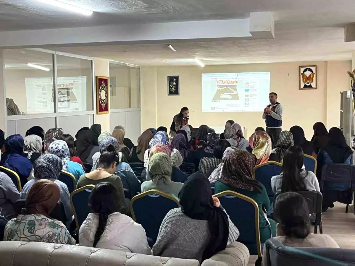 Muş'ta annelere uyuşturucuyla mücadele eğitimi