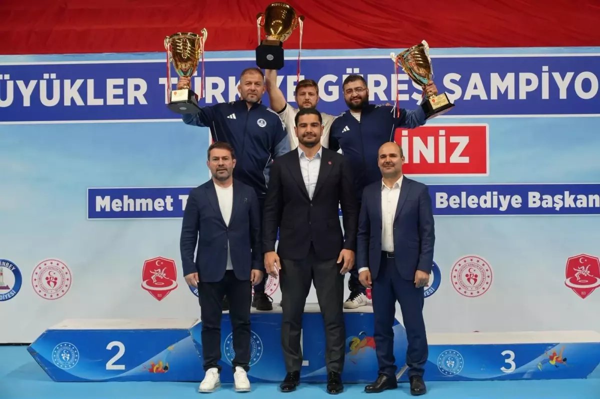 Büyükler Serbest Güreş Türkiye Şampiyonası sona erdi: Ankara ASKİ zirvede yer aldı