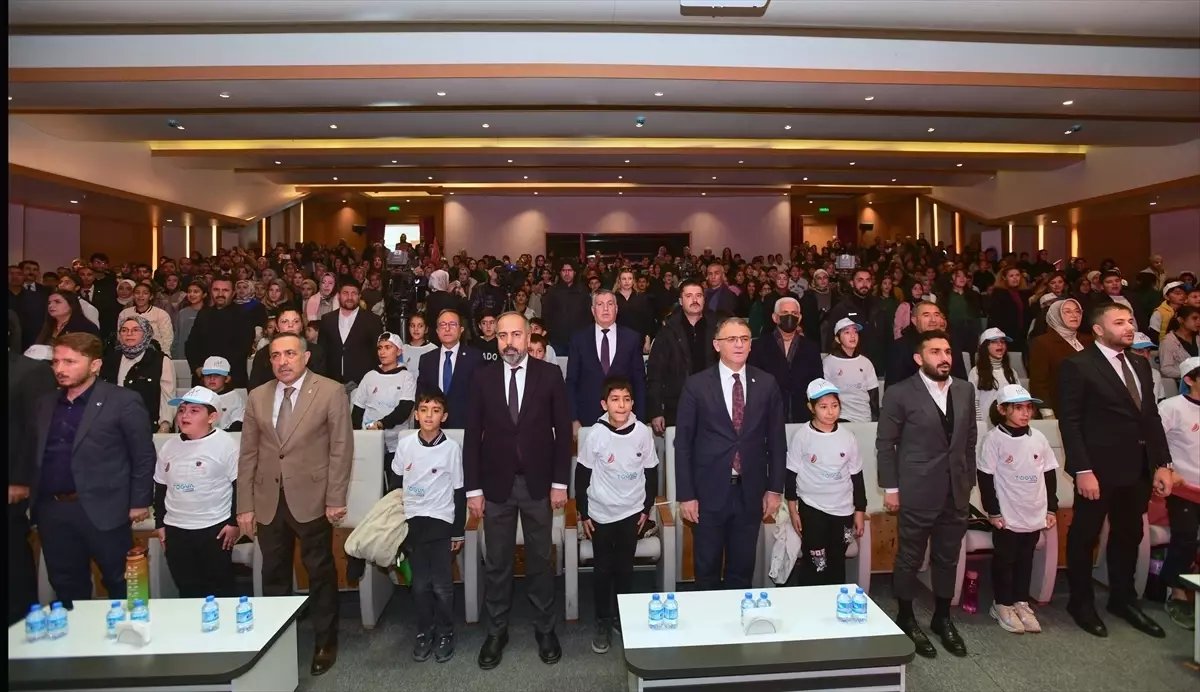 Van'da "TÜGVA Kitap Kurdu Yarışması"nın tanıtımı yapıldı