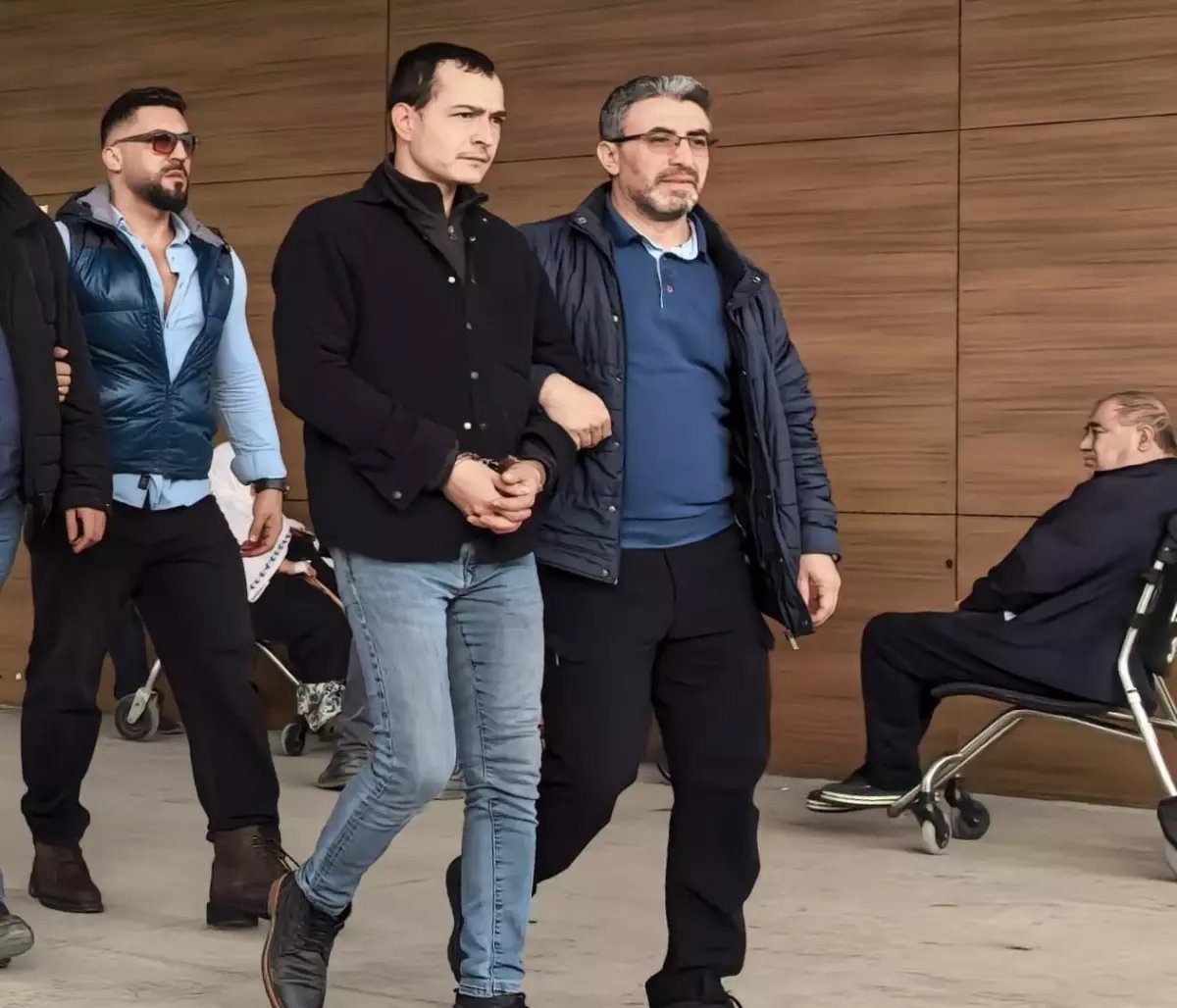 21 yıl hapis cezasıyla aranan firari, ağaç kesmek için gittiği ormanda yakalandı